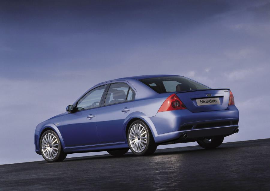  Ford Mondeo ST220 Sedan 2002 года  (UK) (фото 2 из 6)